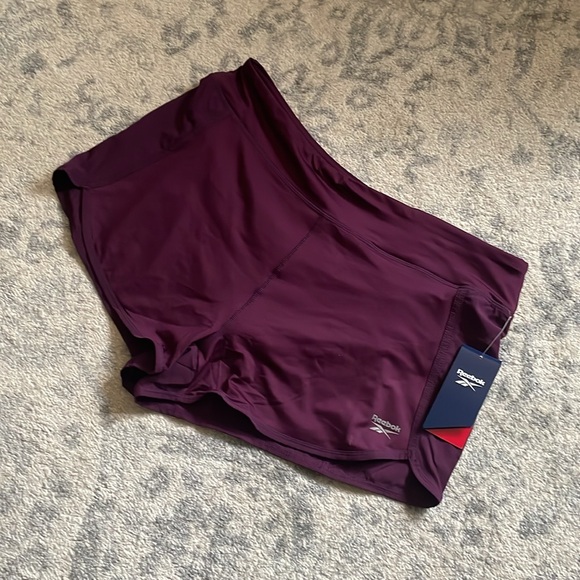 NWT Women’s Reebok Athletic Shorts - Picture 2 of 8